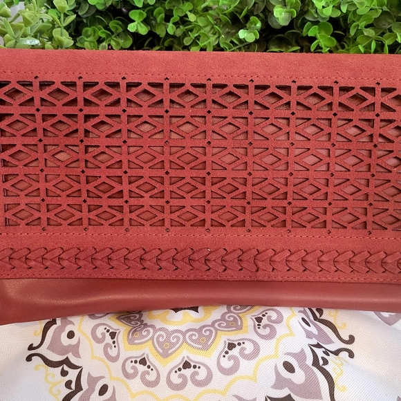 White house black market new with tags woman’s clutch. Includes dust bag. Purse, - Picture 2 of 6